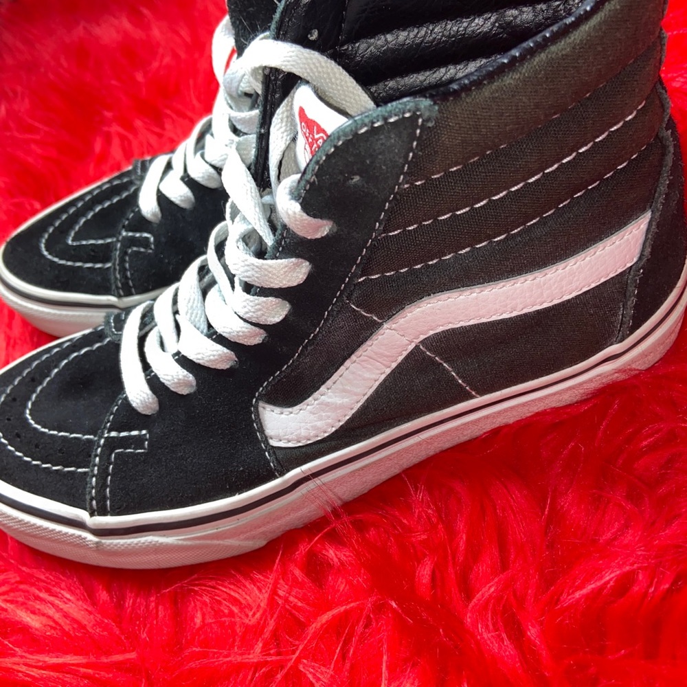 Vans - Picture 2 of 2
